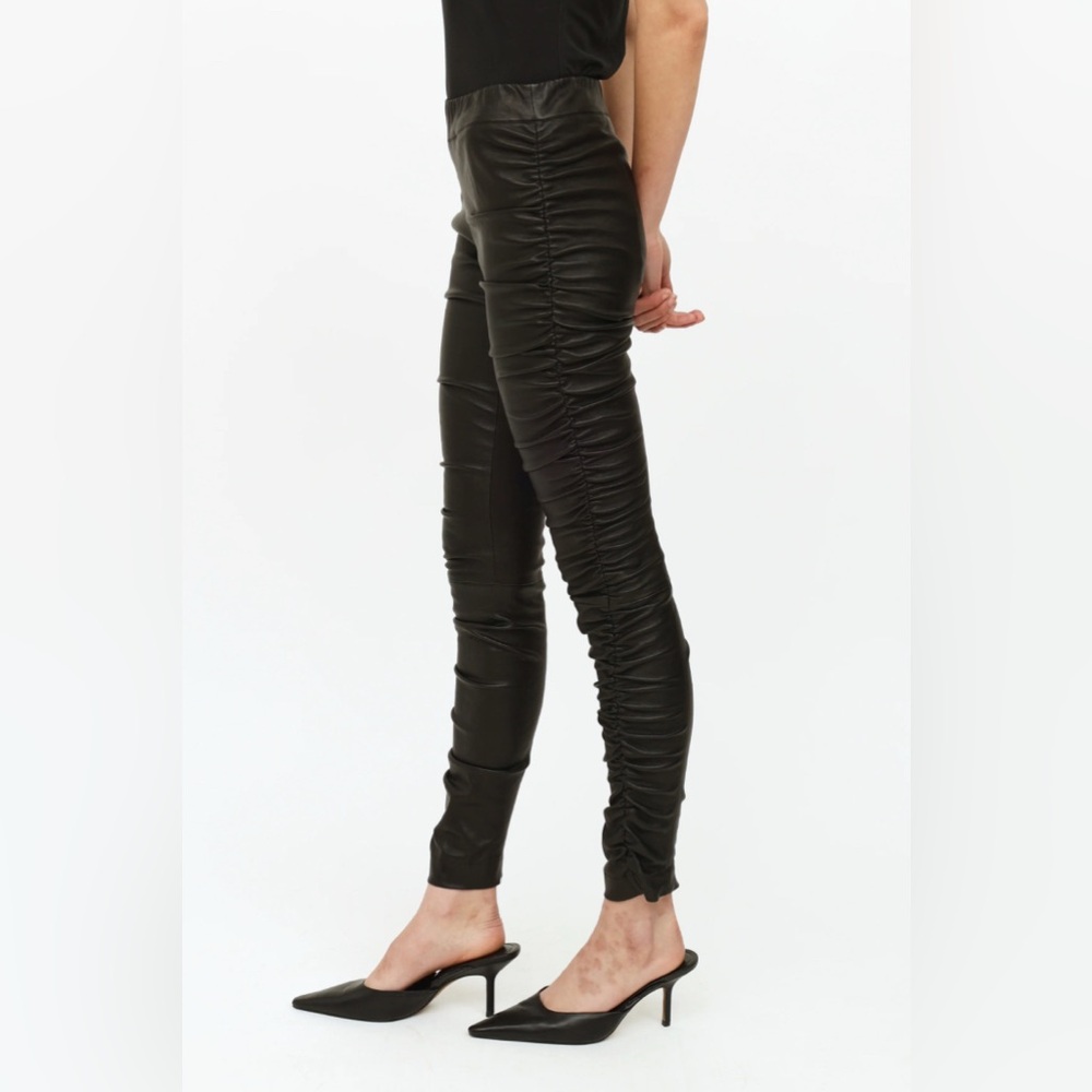 Black Ruched Leggings! Sexy, slimming, chic and sooo comfortable!! Sz small - Picture 2 of 7